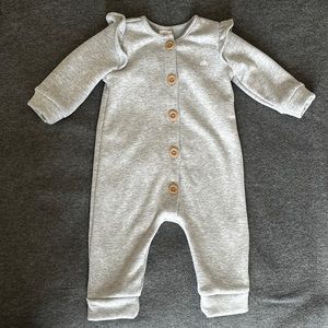 Baby Gap 6-9mo ruffled sleeve gray one-piece